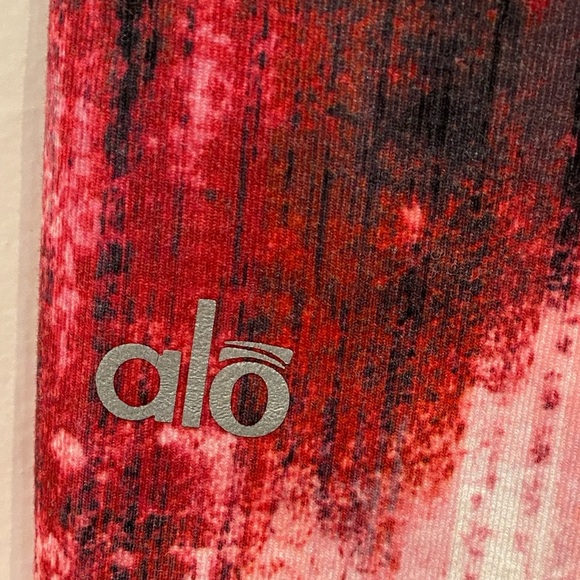 ALO Airbrush Capri Legging in Desert Sunset Print size L - Picture 4 of 5